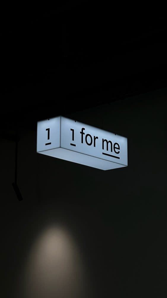 Вывеска студии 1forme